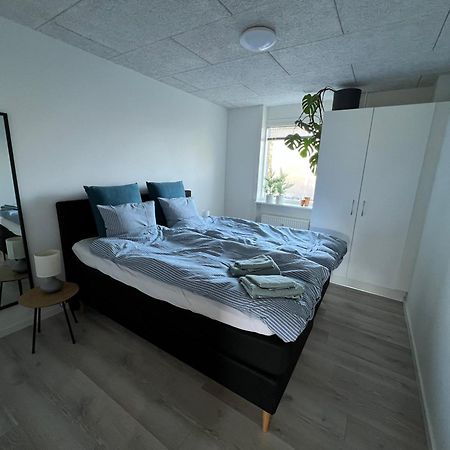 Nyrenoveret Lejlighed Med Balkon Og Parkering Esbjerg Exterior foto